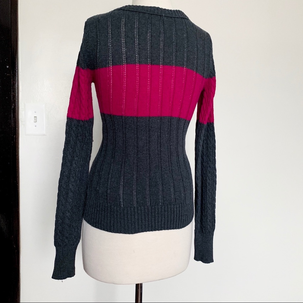 ARIZONA Gray Pink cable V neck sweater size S - Picture 3 of 3